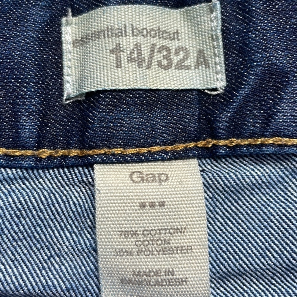 Gap Factory Women’s Dark Wash Essential Bootcut Jeans, size 14A - Picture 3 of 10